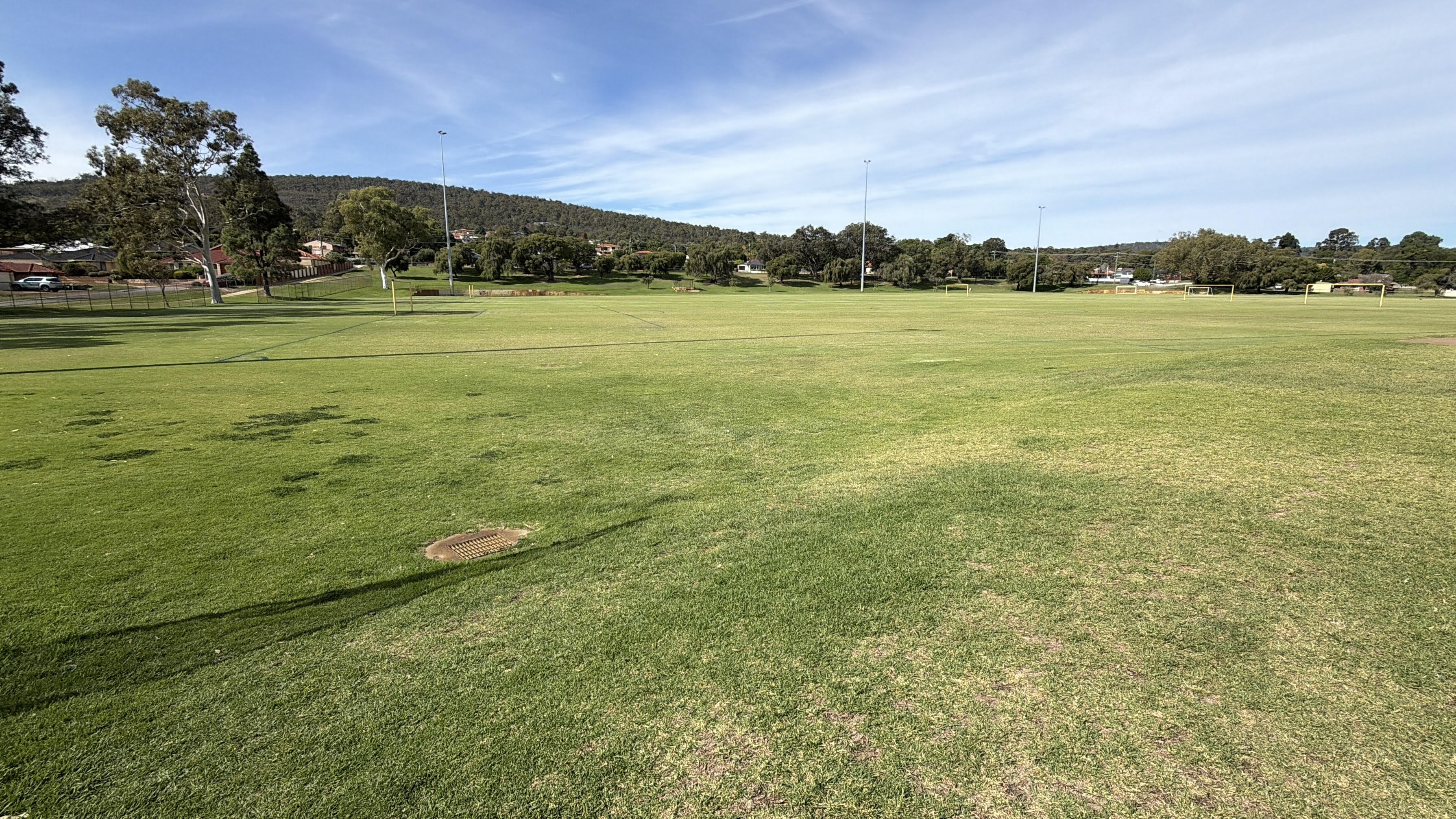 Kelmscott offers wide open green spaces, sporting fields and family-friendly recreation areas close to established homes.